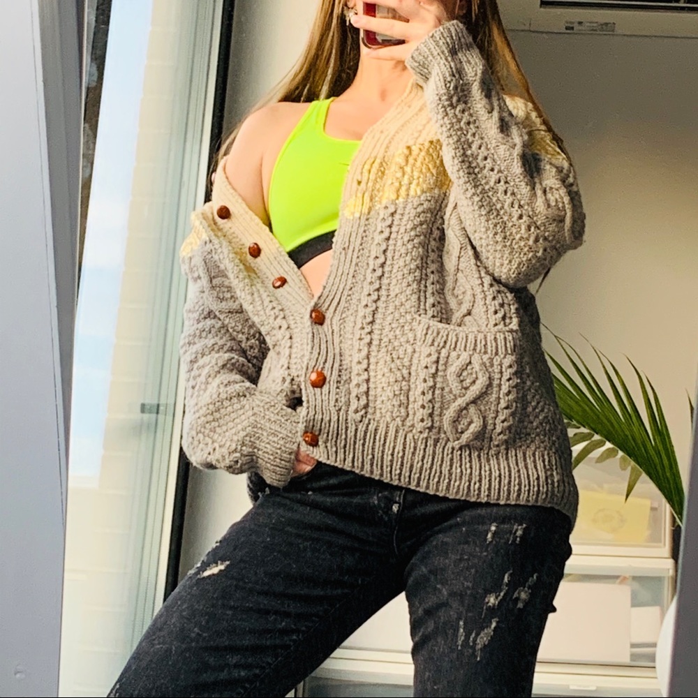 UO RAG UNION Gold Foil Cableknit Yarn Wool Sweater - Picture 10 of 15